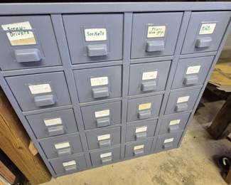 Very nice File cabinet!