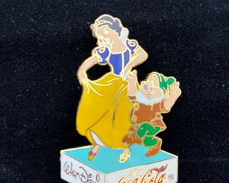 RARE!! 1982 Disney/Coca-Cola Snow White Trading Pin $100 reserve