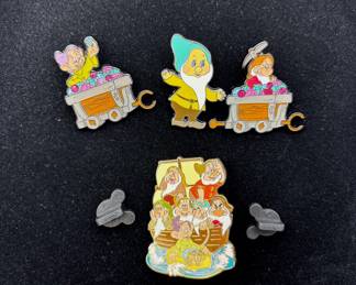 Disney Limited Edition 250 7 Dwarfs Trading Pin * 2023 Loungefly Snow White Train Cars Pins
