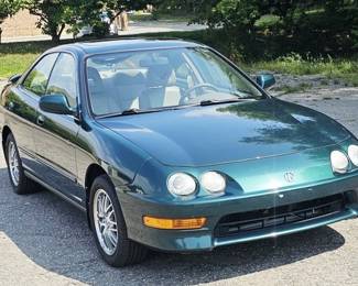 2000 Acura Integra 5 Speed 4 Door Sedan