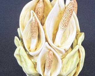 Harmony Kingdom Garden Figurine Box Peace Lily