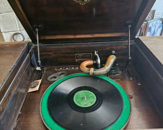 inside of the Victrola