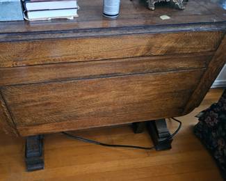 Foldable slat table