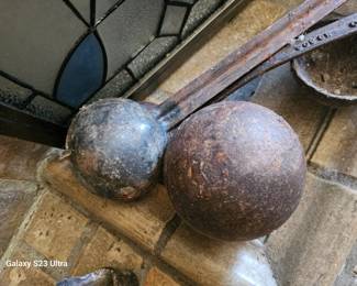 cast iron cannon balls