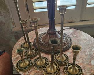 Brass candlesticks, lot