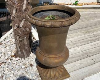 Pair of two heavy planters