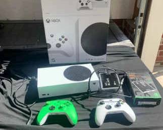 003 Xbox Series S 512GB 2 Wireless Controllers Game Drive