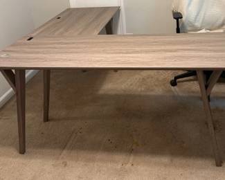 LightColored Wood Grain LShaped Desk