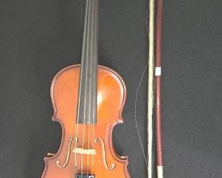 001 Vintage Violin with Protective Case and Bow