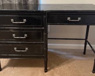 Black Desk