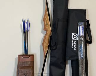 Two Sanlida Archery Hunting Kits With Leather Arrow Holder