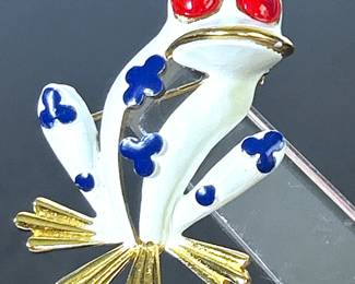 Vintage enamel Trifari Brooch