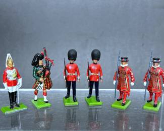  Vintage W. Britain's Ltd Toy Soldiers