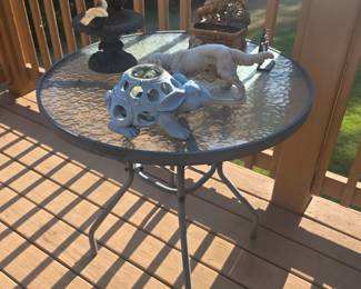 Outdoor table with collectibles