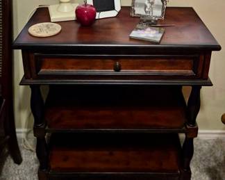 Nice lamp table, glass apple paperweight, stained glass picture frame 