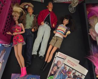 Vintage 90210 dolls, books & card game