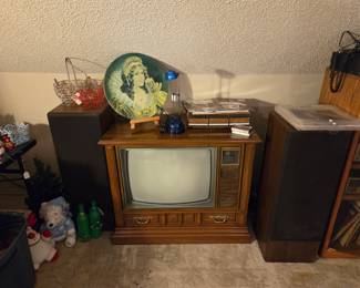 Old Tv - Turn it into dog bed or fishtank