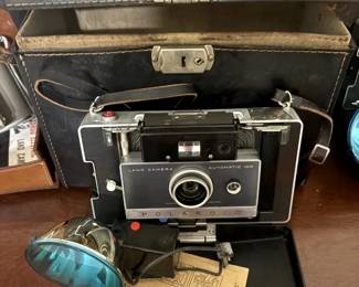 Vintage Polaroid land camera automatic 100