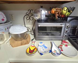 Toaster Oven, Spoon rests, Pampered Chef, Vintage Bun Warmer