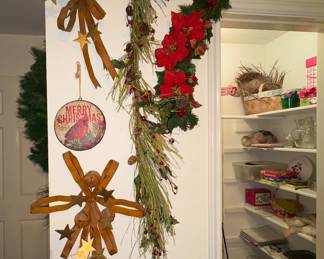 Metal bows and bells wall decor