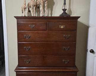 8 drawer chest of drawers