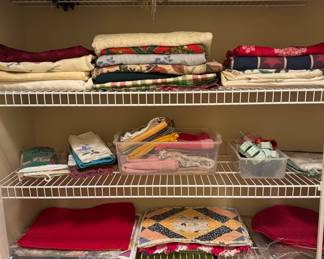 Kitchen and bathroom linens