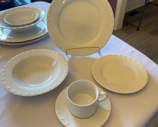 Katherine by Oneida - we have ten 5-piece place settings, plus serving pieces