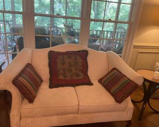 Victorian settee, excellent condition $200