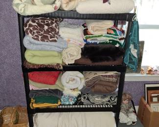 More Linens and Handmade Quilts!