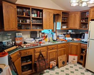 Lots of Kitchen Goodies!