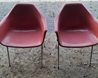 Mid Century Pink Plastic Chairs!