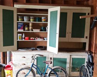 Antique Hutch! Please Bring Help for Large Items!
