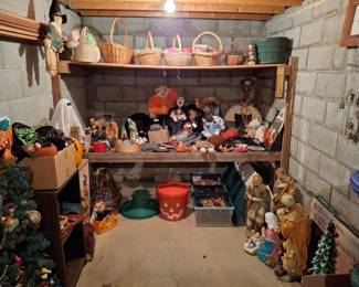 Lots of Christmas and Holiday Decor!