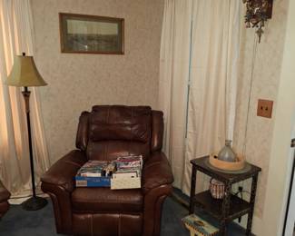 Power Reclining Leather Chair!