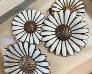 Sterling Daisies!