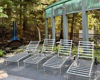 (4) Heltzer Furniture Adjustable Lounge Chairs