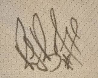 autograph detail