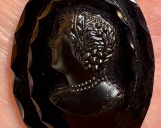 Vintage Faceted Glass Cameo Pin