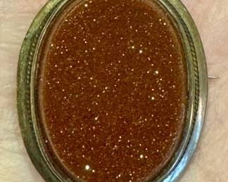 10K & Goldstone Pin