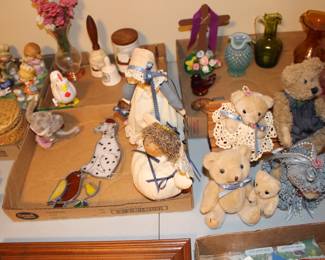 Figurines