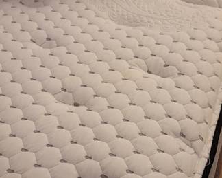 Pearl Limited Edition king size bed and frame, comfort care, Restonic frame