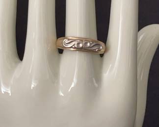 14K Gold Decorative Band Ring * Size 9 * 4.20g Weight