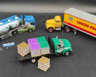 Diecast Model Trucks * 2001 Flatbed Ford F-650, International & Silo Truck
