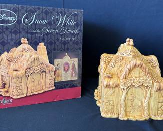 Snow White & The Seven Dwarfs Cottage * Disney 2013 * Pillars By Enesco *