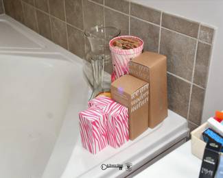 504Bathroom Bedroom A