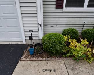 888Front Yard