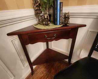 Corner Accent Table