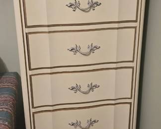 LADIES LINGERIE CHEST