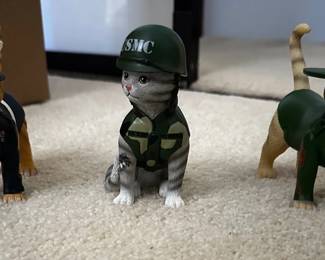 AAE024 - Cat Figurines In Military Uniforms
