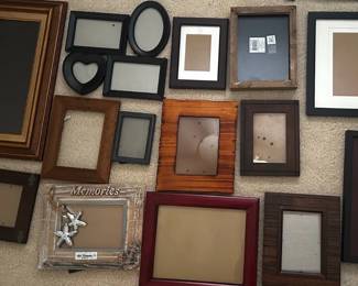 AAE004 - Assortment Of Picture Frames